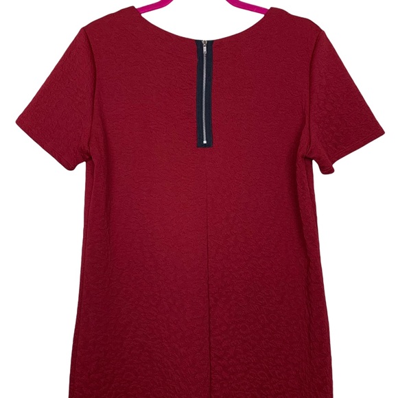 Gilli Red Textured Leopard Printed Short Sleeve Exposed Zip Stretchy Shift Dress - Picture 5 of 8